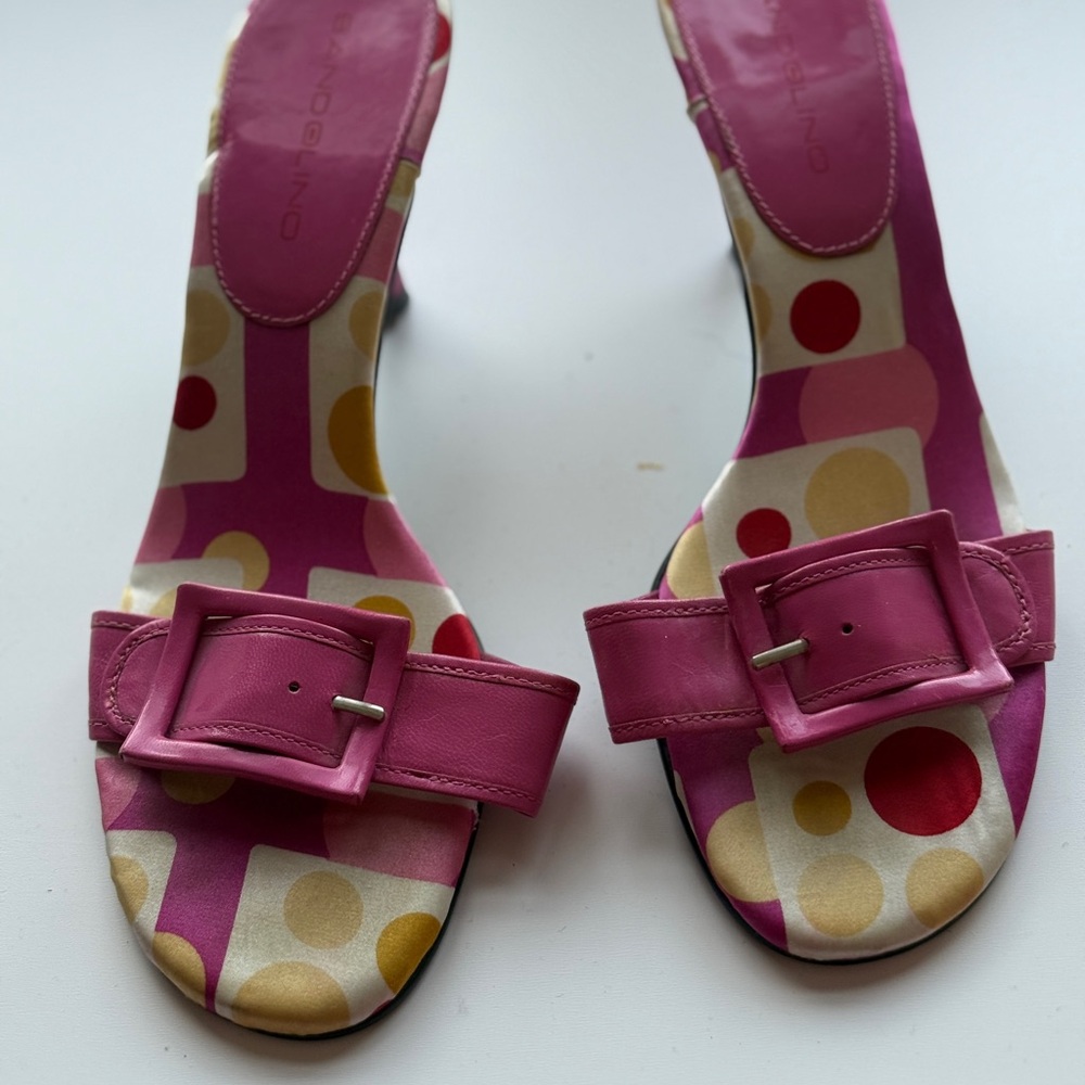 Bandolino Pink Heels with Decorative buckle